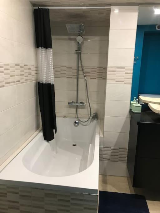 Paisible Logement Tout Equipe Pour 1 A 6 Personnes Ebersheim Bagian luar foto